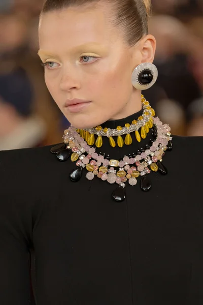 Look 44